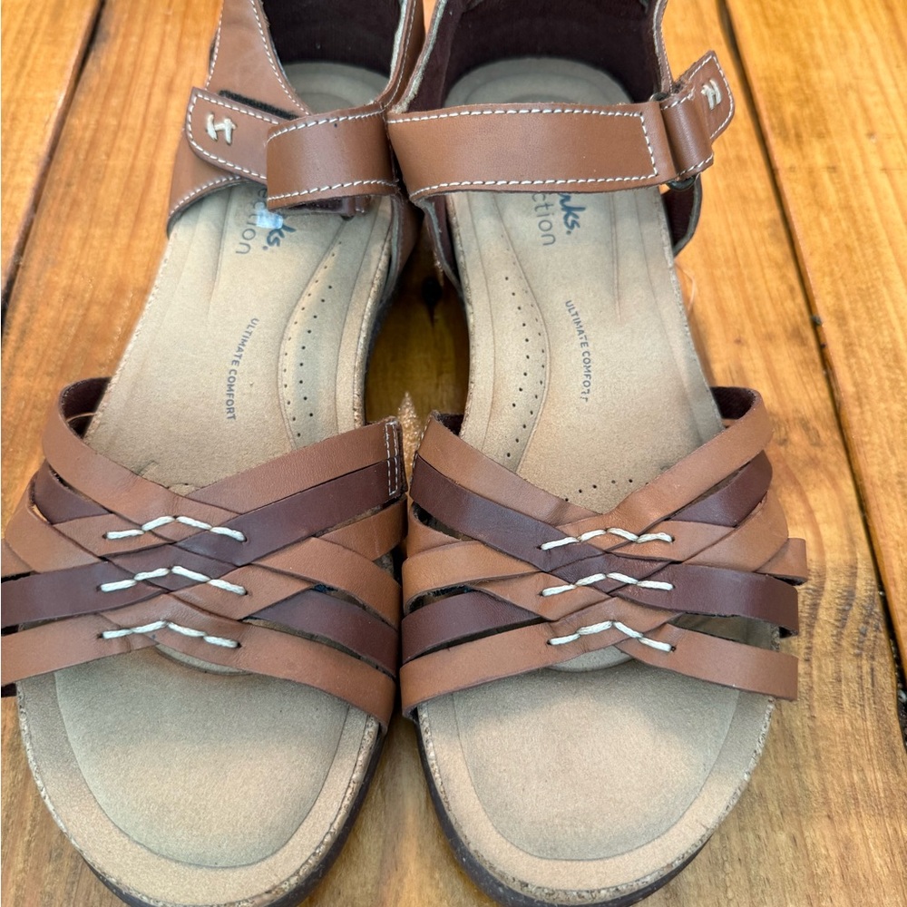 Clarks Women's Tan and Brown Strappy Sandals